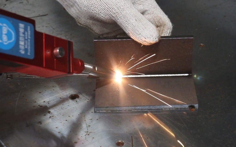 手持式光纖激光焊接機(jī)采購(gòu)指南