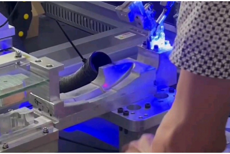 塑料激光焊接機智能產線交鑰匙工程：未來制造業的革命性解決方案