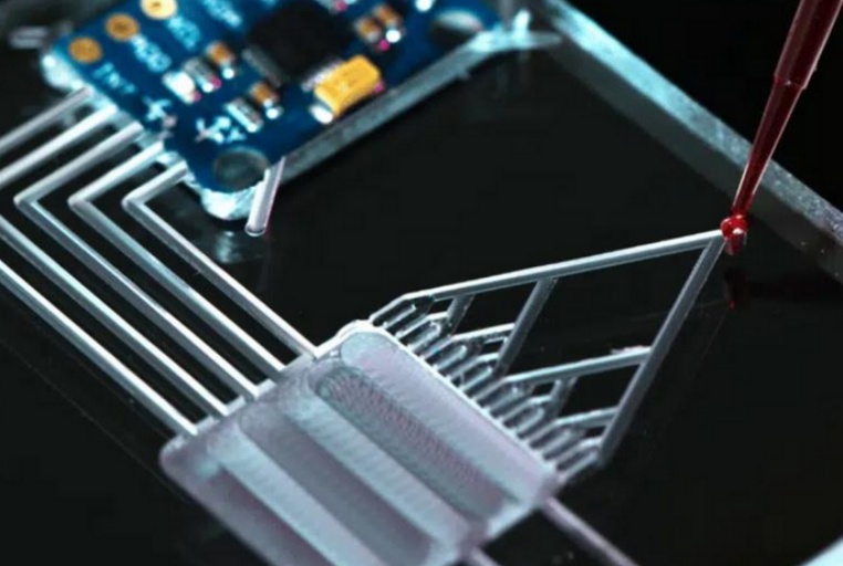 塑料激光焊接機含安裝調試報價（激光焊機一臺多少錢）