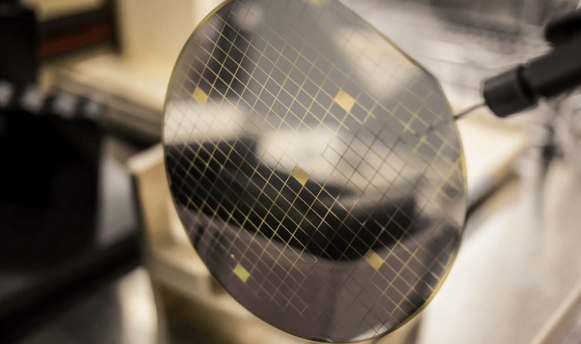 精密劃片機如何實現(xiàn)一鍵校準與參數(shù)記憶功能