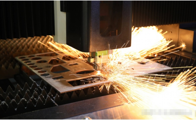 激光膜切機(jī)與精密機(jī)的價(jià)格差異分析